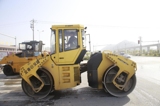 寶馬格雙鋼輪壓路機(jī)