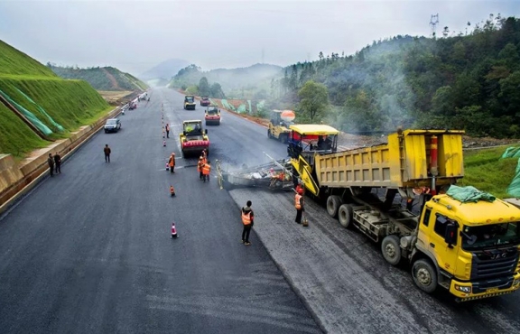 2019年 宜春G220繞城改建工程 路面施工現(xiàn)場